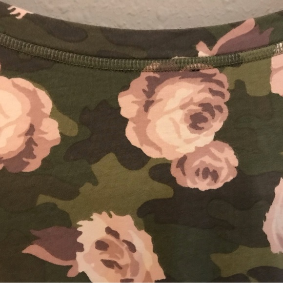 Stella & Dot Crush It Pullover - Picture 9 of 9